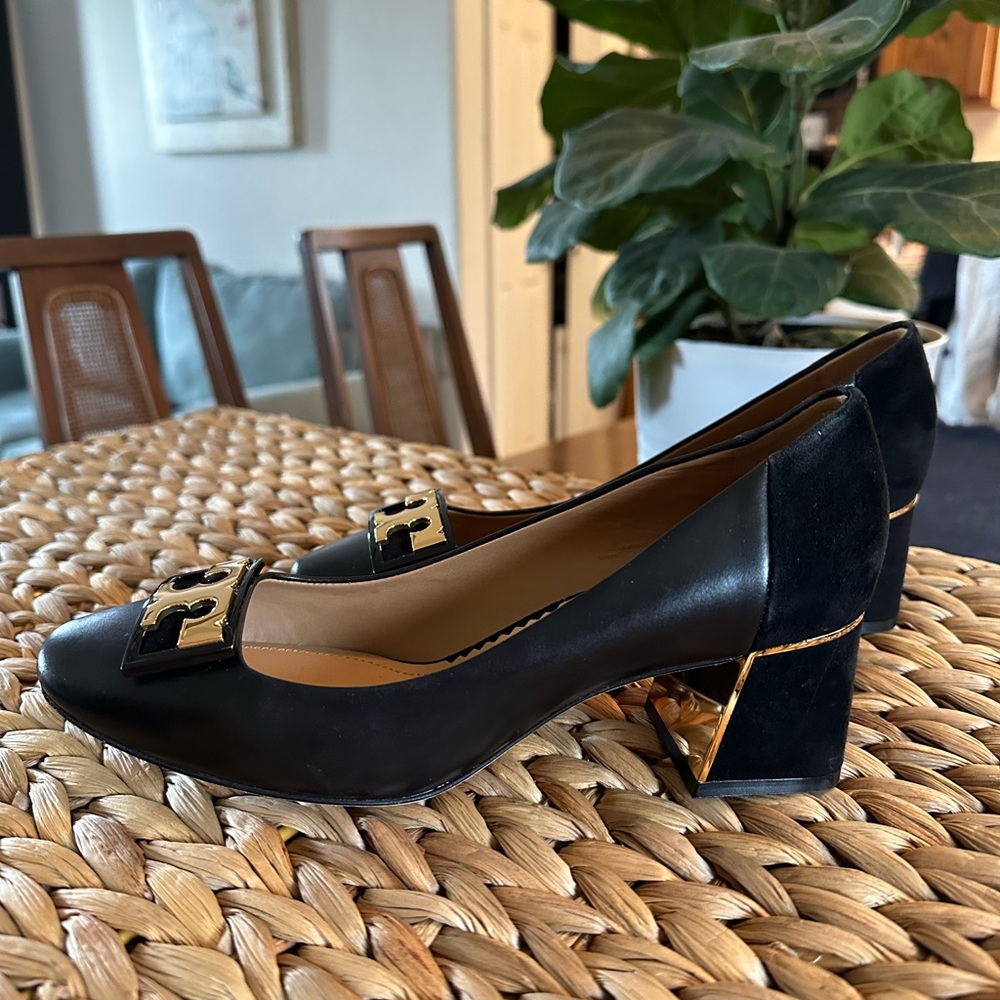 TORY Burch heeled flats black with Gold detail